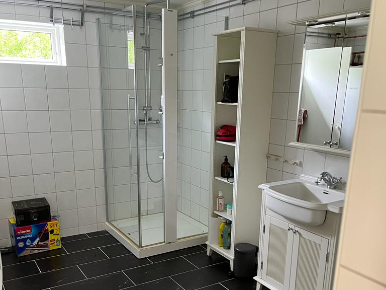 Modern Bathroom with all the necessary fixtures